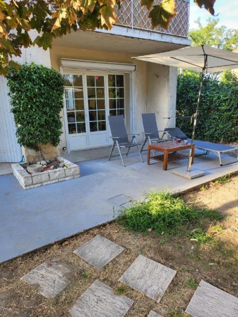 Grande Maison Avec 5 Chambres Et Jardin Avignon Exterior photo